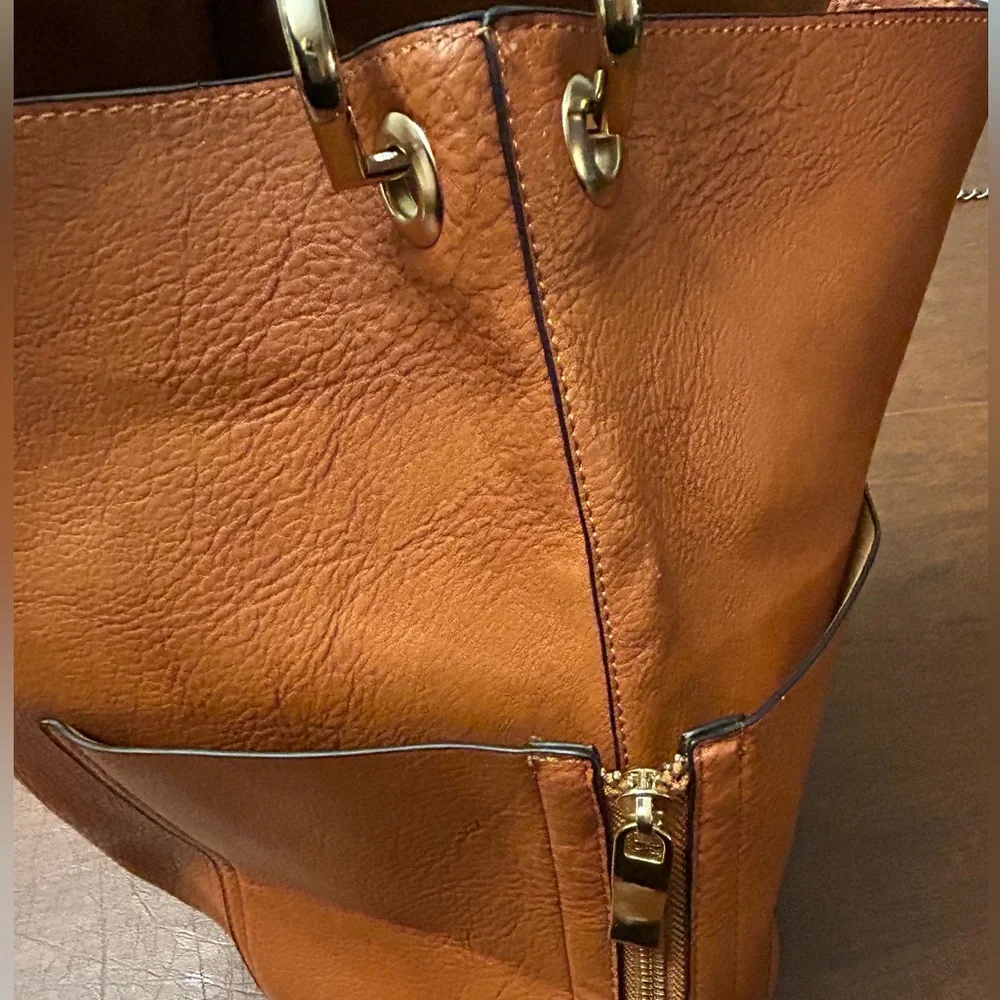 Sold Cognac Faux Leather Bucket Handbag w/ Gold Tone Hardware EUC - Picture 12 of 13